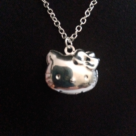 NEW SS Sanrio's Hello Kitty Pendant Locket and nearly 20" Necklace - Picture 2 of 4